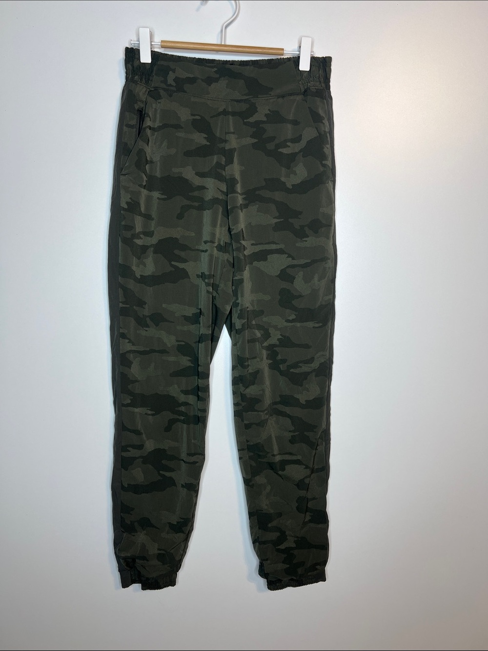 Athleta Brooklyn joggers in Camo print